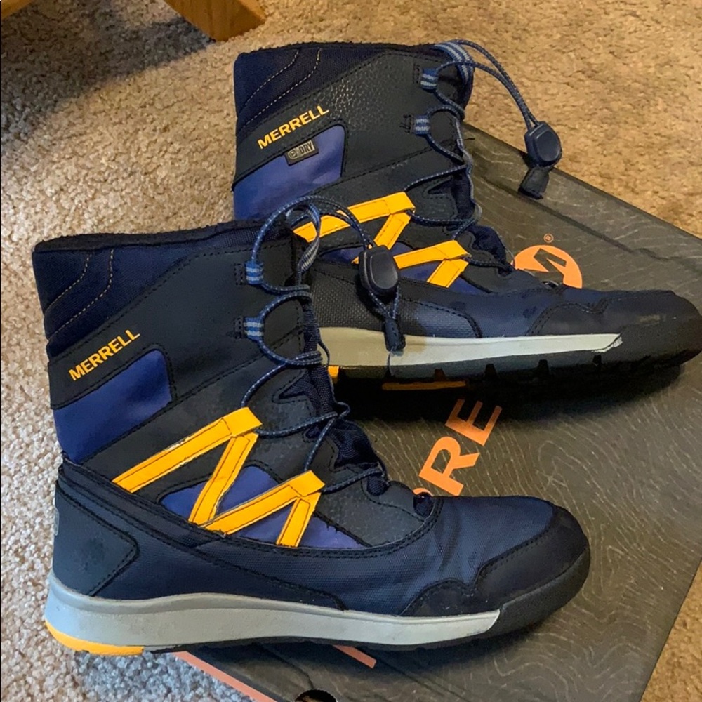 Boy Merrell boots | Size 5 | Great Condition